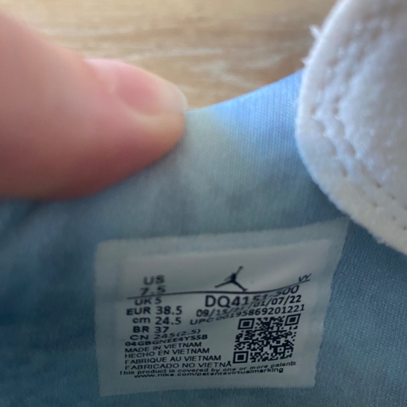 *like new* Nike Jordan 1 Low Iris Canvas Whisper Sail - cream, blue, beige - Picture 10 of 13